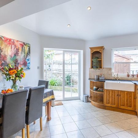 Traditional English 4 Bedroom Home In Greenwich Plumstead  Exterior foto