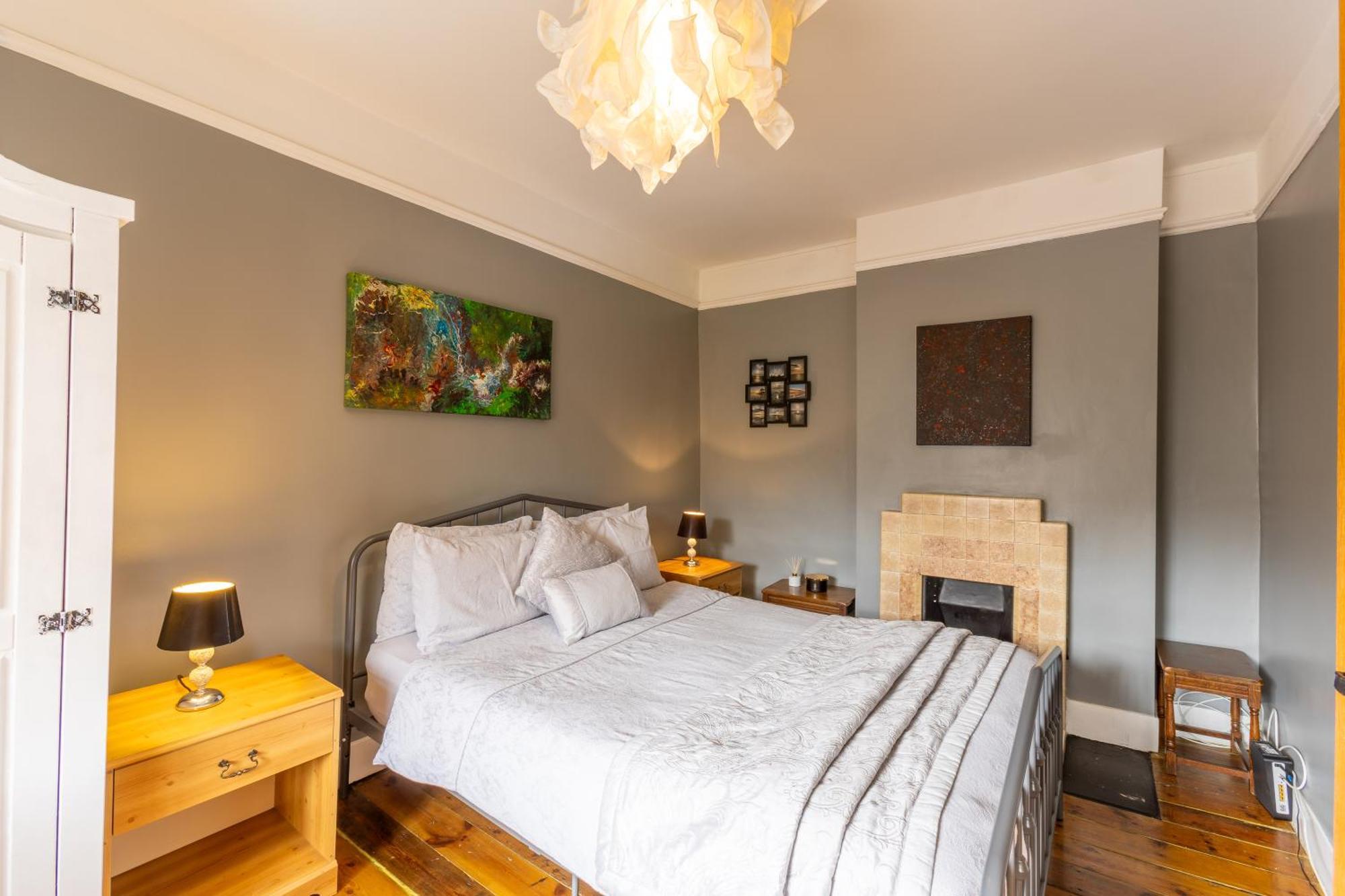 Traditional English 4 Bedroom Home In Greenwich Plumstead  Exterior foto