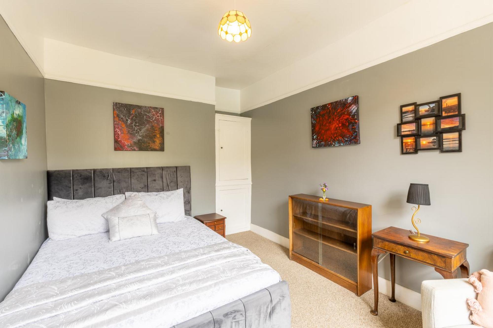 Traditional English 4 Bedroom Home In Greenwich Plumstead  Exterior foto